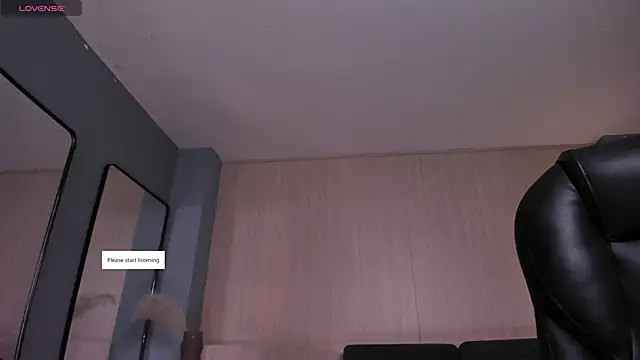 KatieNolan 1 online show from 04/23/26, 06:54