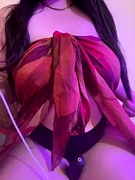 Snapshot of Cameelia chatting on 11/02/25, 06:21 Cameelia online show from 11/02/25, 06:21