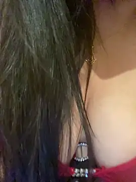 Snapshot of Cameelia chatting on 11/16/25, 12:38 Cameelia online show from 11/16/25, 12:38