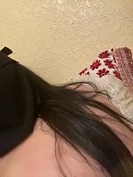 Snapshot of Cameelia chatting on 11/23/25, 10:04 Cameelia online show from 11/23/25, 10:04