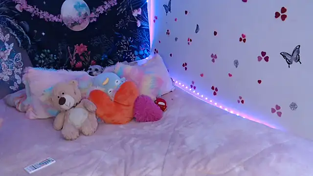 Emillyy m online show from 09/09/25, 09:47