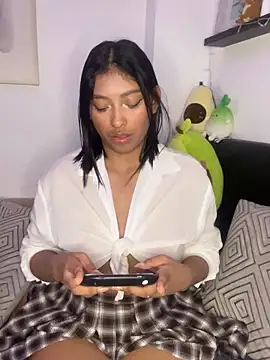 Snapshot of Isabella_fasilier chatting on 01/16/25, 12:45 Isabella fasilier online show from 01/16/25, 12:45