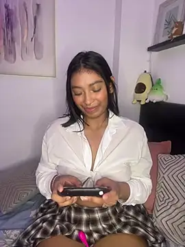 Snapshot of Isabella_fasilier chatting on 02/03/25, 12:04 Isabella fasilier online show from 02/03/25, 12:04