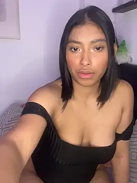 Snapshot of Isabella_fasilier chatting on 02/04/25, 12:19 Isabella fasilier online show from 02/04/25, 12:19