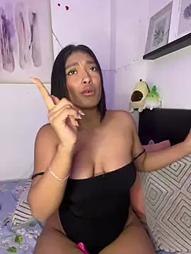 Snapshot of Isabella_fasilier chatting on 02/19/25, 11:46 Isabella fasilier online show from 02/19/25, 11:46
