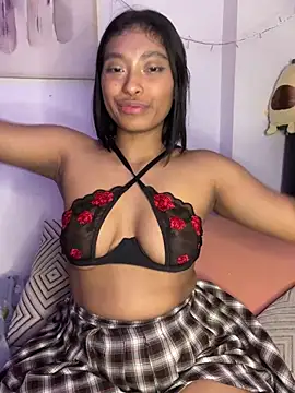 Snapshot of Isabella_fasilier chatting on 02/22/25, 03:12 Isabella fasilier online show from 02/22/25, 03:12