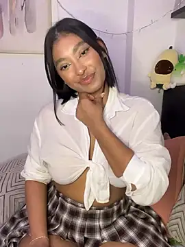 Snapshot of Isabella_fasilier chatting on 02/24/25, 12:52 Isabella fasilier online show from 02/24/25, 12:52
