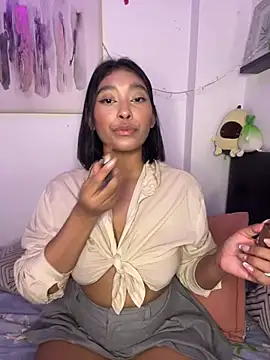 Snapshot of Isabella_fasilier chatting on 03/03/25, 10:42 Isabella fasilier online show from 03/03/25, 10:42