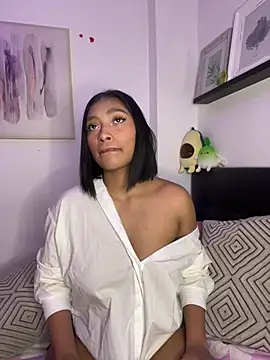 Snapshot of Isabella_fasilier chatting on 03/13/25, 02:05 Isabella fasilier online show from 03/13/25, 02:05