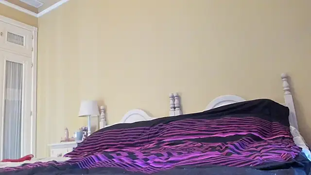 nycole new online show from 10/05/25, 06:34