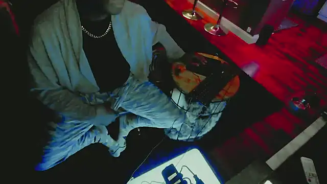 Snapshot of Pressure69mee chatting on 02/01/25, 03:30 Pressure69mee online show from 02/01/25, 03:30