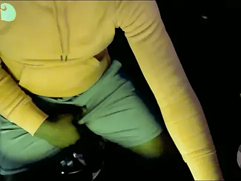 Snapshot of Pressure69mee chatting on 02/19/25, 11:57 Pressure69mee online show from 02/19/25, 11:57