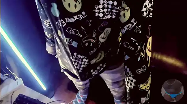 Snapshot of Pressure69mee chatting on 02/24/25, 08:14 Pressure69mee online show from 02/24/25, 08:14