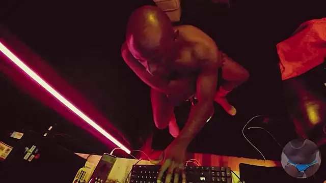 Snapshot of Pressure69mee chatting on 02/26/25, 10:04 Pressure69mee online show from 02/26/25, 10:04