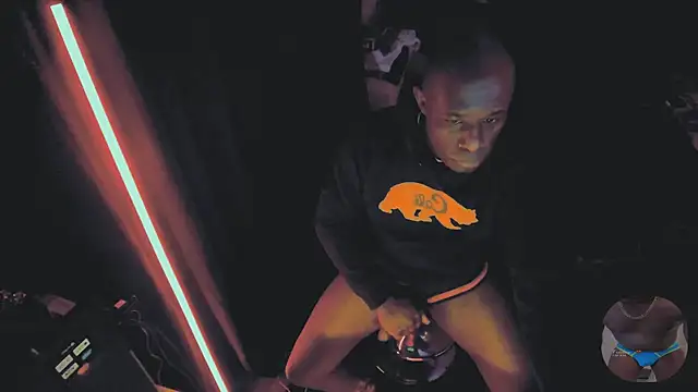 Snapshot of Pressure69mee chatting on 02/27/25, 11:04 Pressure69mee online show from 02/27/25, 11:04