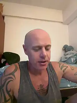 Snapshot of luv2masterb8247 chatting on 12/03/24, 05:20 luv2masterb8247 online show from 12/03/24, 05:20