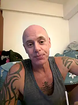 Snapshot of luv2masterb8247 chatting on 12/04/24, 05:16 luv2masterb8247 online show from 12/04/24, 05:16