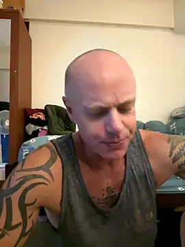 Snapshot of luv2masterb8247 chatting on 12/06/24, 05:20 luv2masterb8247 online show from 12/06/24, 05:20