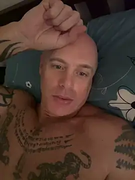 Snapshot of luv2masterb8247 chatting on 12/13/24, 12:53 luv2masterb8247 online show from 12/13/24, 12:53