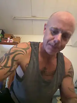 Snapshot of luv2masterb8247 chatting on 12/13/24, 04:22 luv2masterb8247 online show from 12/13/24, 04:22