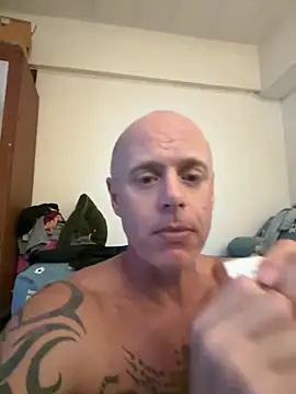 Snapshot of luv2masterb8247 chatting on 12/13/24, 07:25 luv2masterb8247 online show from 12/13/24, 07:25