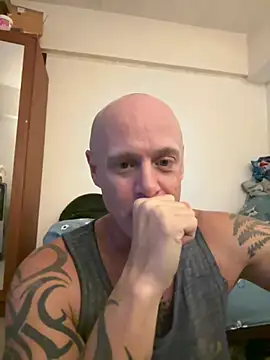 Snapshot of luv2masterb8247 chatting on 12/19/24, 05:18 luv2masterb8247 online show from 12/19/24, 05:18