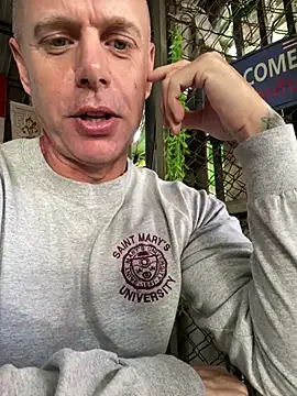 Snapshot of luv2masterb8247 chatting on 12/22/24, 03:00 luv2masterb8247 online show from 12/22/24, 03:00