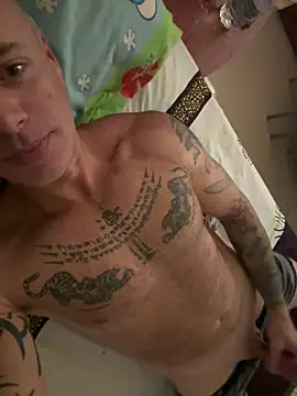 Snapshot of luv2masterb8247 chatting on 12/26/24, 12:36 luv2masterb8247 online show from 12/26/24, 12:36