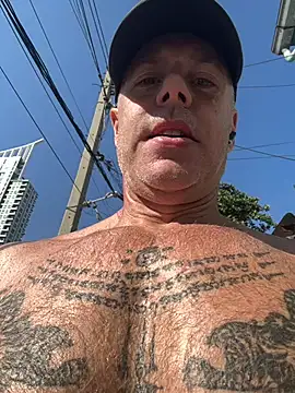 Snapshot of luv2masterb8247 chatting on 01/01/25, 02:30 luv2masterb8247 online show from 01/01/25, 02:30