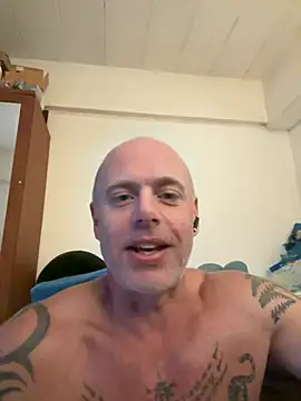 Snapshot of luv2masterb8247 chatting on 01/02/25, 06:29 luv2masterb8247 online show from 01/02/25, 06:29