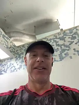 Snapshot of luv2masterb8247 chatting on 01/06/25, 12:16 luv2masterb8247 online show from 01/06/25, 12:16