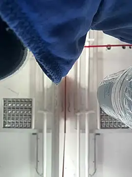 Snapshot of luv2masterb8247 chatting on 01/06/25, 03:20 luv2masterb8247 online show from 01/06/25, 03:20