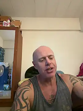 Snapshot of luv2masterb8247 chatting on 01/09/25, 04:30 luv2masterb8247 online show from 01/09/25, 04:30