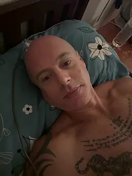 Snapshot of luv2masterb8247 chatting on 01/16/25, 12:34 luv2masterb8247 online show from 01/16/25, 12:34