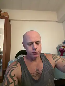 Snapshot of luv2masterb8247 chatting on 01/16/25, 04:07 luv2masterb8247 online show from 01/16/25, 04:07