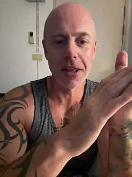 Snapshot of luv2masterb8247 chatting on 01/18/25, 07:49 luv2masterb8247 online show from 01/18/25, 07:49