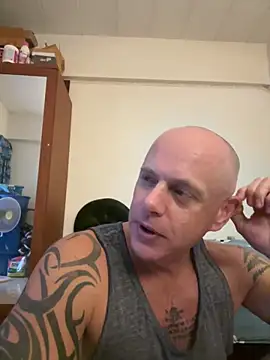 Snapshot of luv2masterb8247 chatting on 01/20/25, 05:04 luv2masterb8247 online show from 01/20/25, 05:04