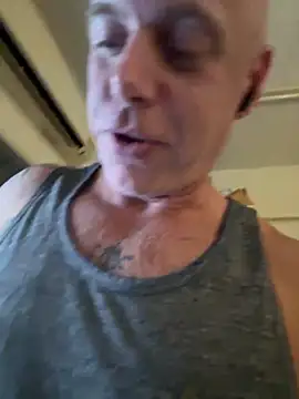 Snapshot of luv2masterb8247 chatting on 01/22/25, 12:27 luv2masterb8247 online show from 01/22/25, 12:27