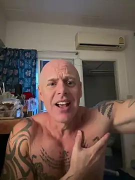 Snapshot of luv2masterb8247 chatting on 01/29/25, 05:19 luv2masterb8247 online show from 01/29/25, 05:19