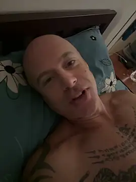 Snapshot of luv2masterb8247 chatting on 01/31/25, 12:39 luv2masterb8247 online show from 01/31/25, 12:39