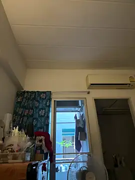 Snapshot of luv2masterb8247 chatting on 01/31/25, 04:14 luv2masterb8247 online show from 01/31/25, 04:14