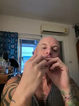 Snapshot of luv2masterb8247 chatting on 02/04/25, 04:26 luv2masterb8247 online show from 02/04/25, 04:26