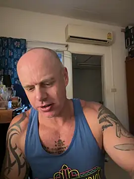 Snapshot of luv2masterb8247 chatting on 02/05/25, 04:27 luv2masterb8247 online show from 02/05/25, 04:27