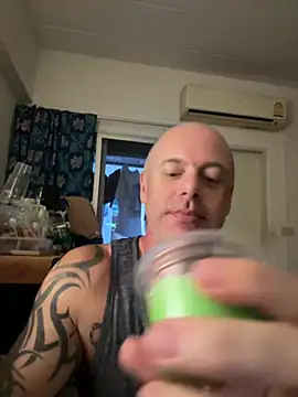 Snapshot of luv2masterb8247 chatting on 02/07/25, 12:31 luv2masterb8247 online show from 02/07/25, 12:31