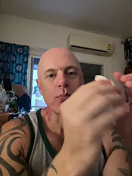 Snapshot of luv2masterb8247 chatting on 02/07/25, 04:27 luv2masterb8247 online show from 02/07/25, 04:27