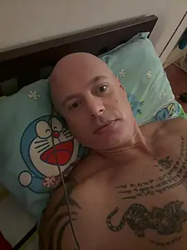 Snapshot of luv2masterb8247 chatting on 02/11/25, 12:38 luv2masterb8247 online show from 02/11/25, 12:38