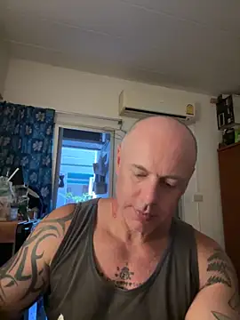 Snapshot of luv2masterb8247 chatting on 02/11/25, 04:22 luv2masterb8247 online show from 02/11/25, 04:22