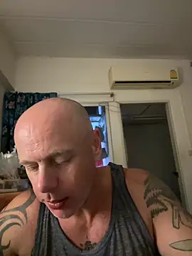 Snapshot of luv2masterb8247 chatting on 02/18/25, 04:26 luv2masterb8247 online show from 02/18/25, 04:26