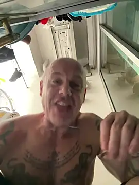 Snapshot of luv2masterb8247 chatting on 02/20/25, 07:34 luv2masterb8247 online show from 02/20/25, 07:34