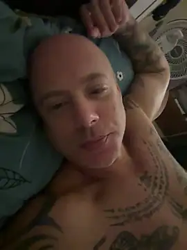 Snapshot of luv2masterb8247 chatting on 02/24/25, 12:41 luv2masterb8247 online show from 02/24/25, 12:41